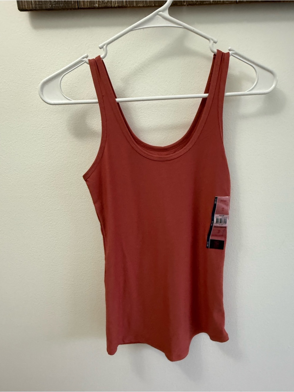No Boundaries Women's Rust Scoop Neck Tank Top